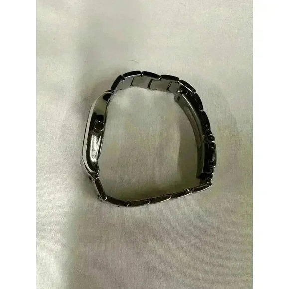 Woman’s Kenneth Cole Watch New York Stainless Steel Watch Works Great - Picture 5 of 9